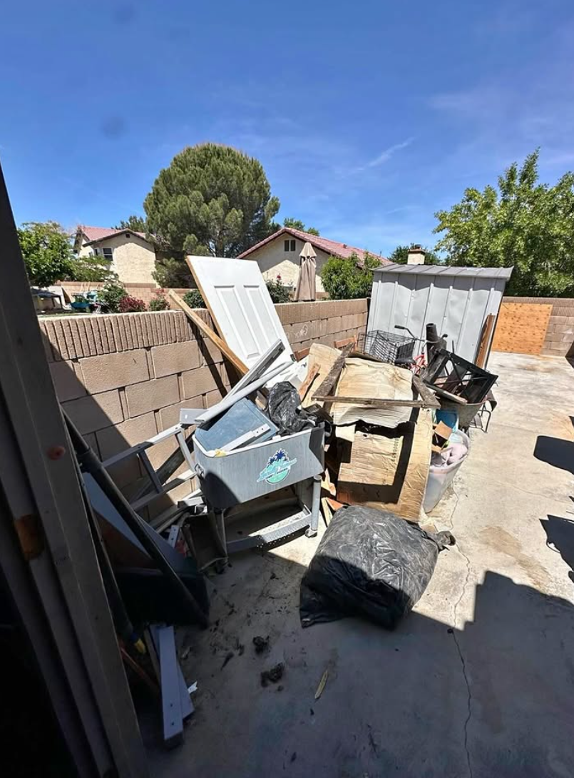 Patio junk removal and outdoor cleanup in Sacramento before